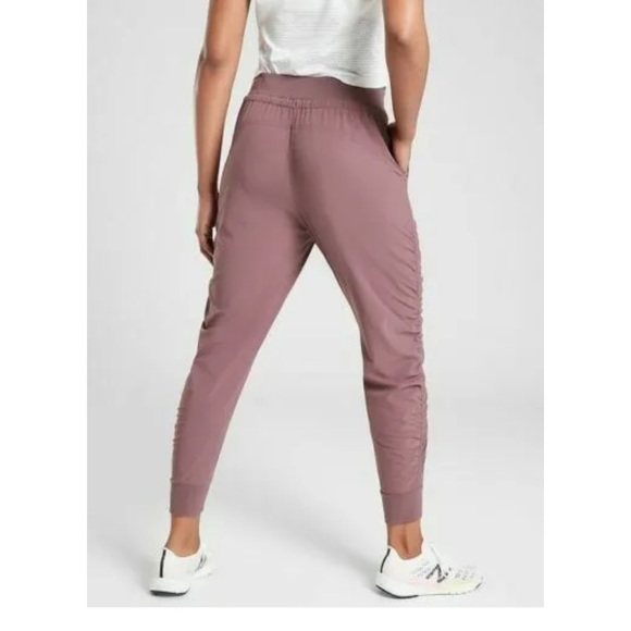 Athleta Attitude Pant in Volcanic Violet Size 4 - Picture 4 of 10